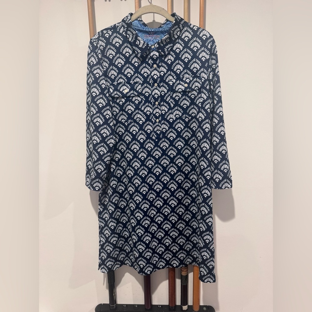 Vineyard Vines Blue and White Patterned Dress
Never Worn